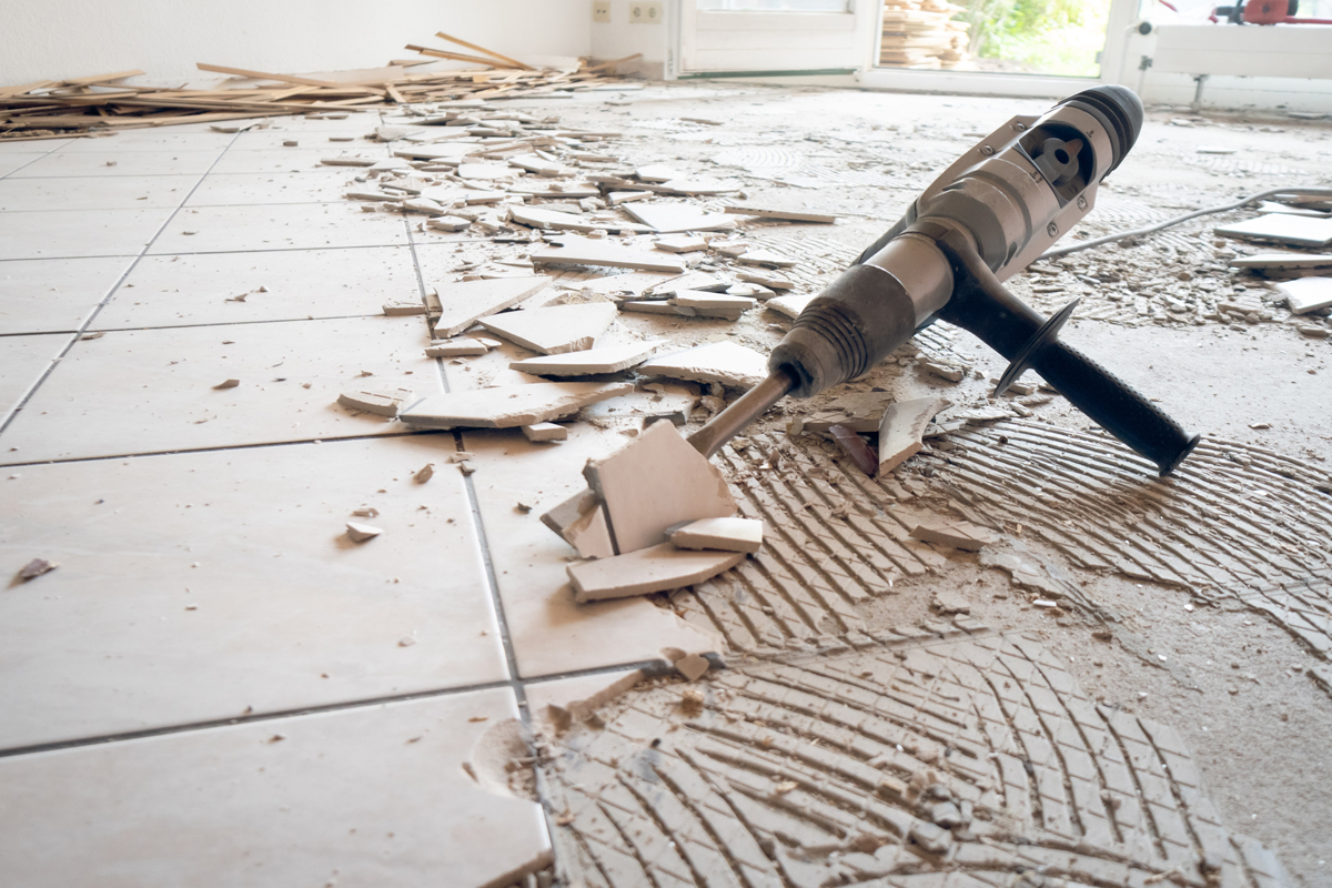 Réparation de céramique, carrelage brisé